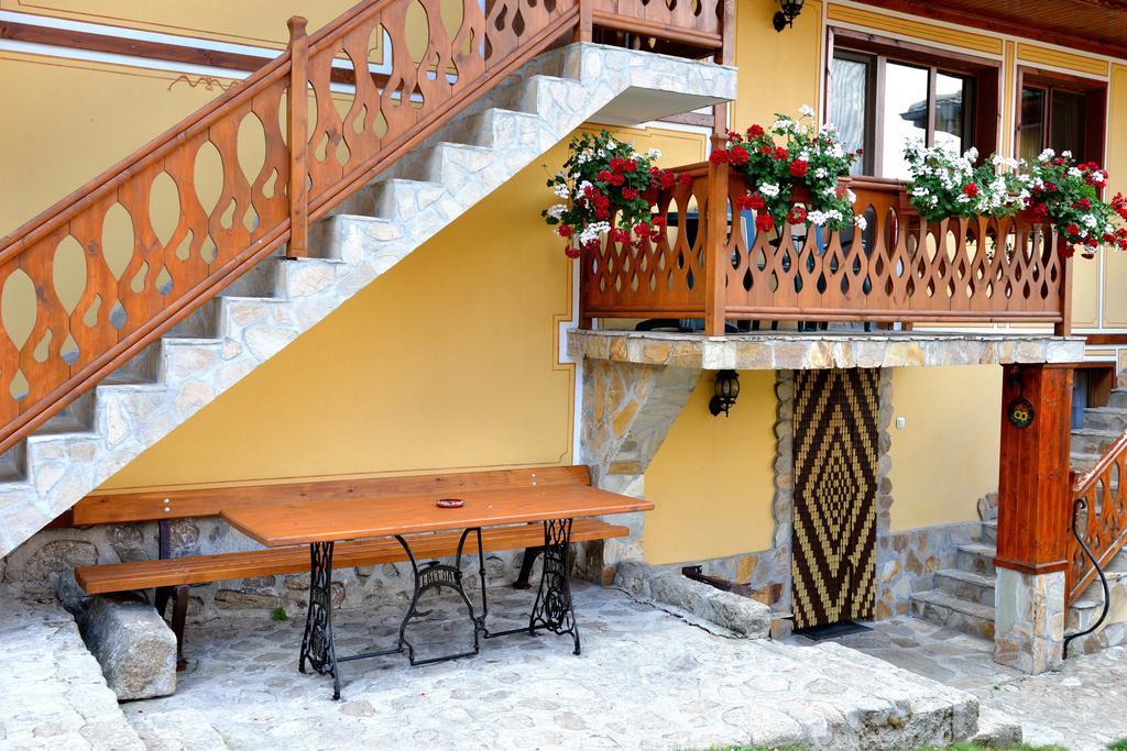 Guest House Mavrudieva Koprivshtitsa Bagian luar foto