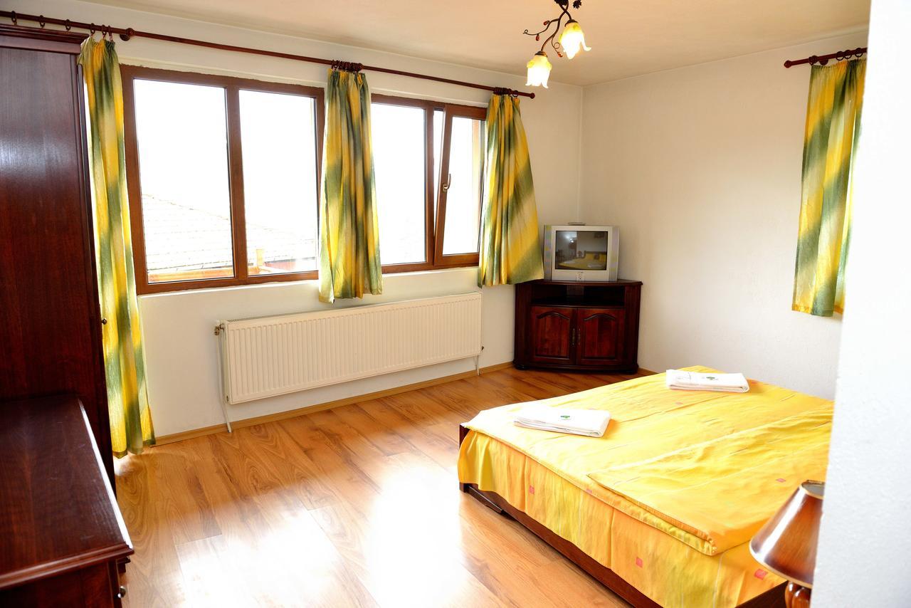 Guest House Mavrudieva Koprivshtitsa Bagian luar foto