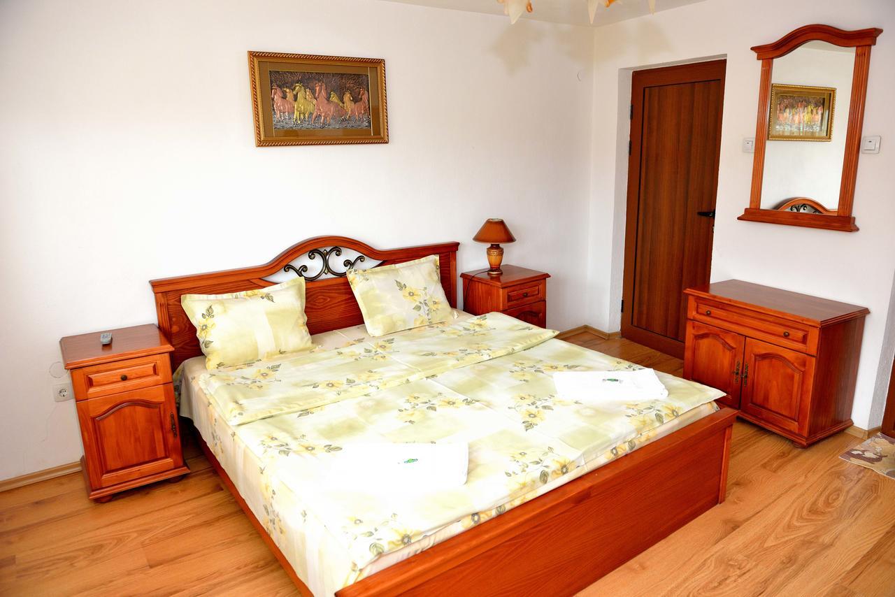 Guest House Mavrudieva Koprivshtitsa Bagian luar foto