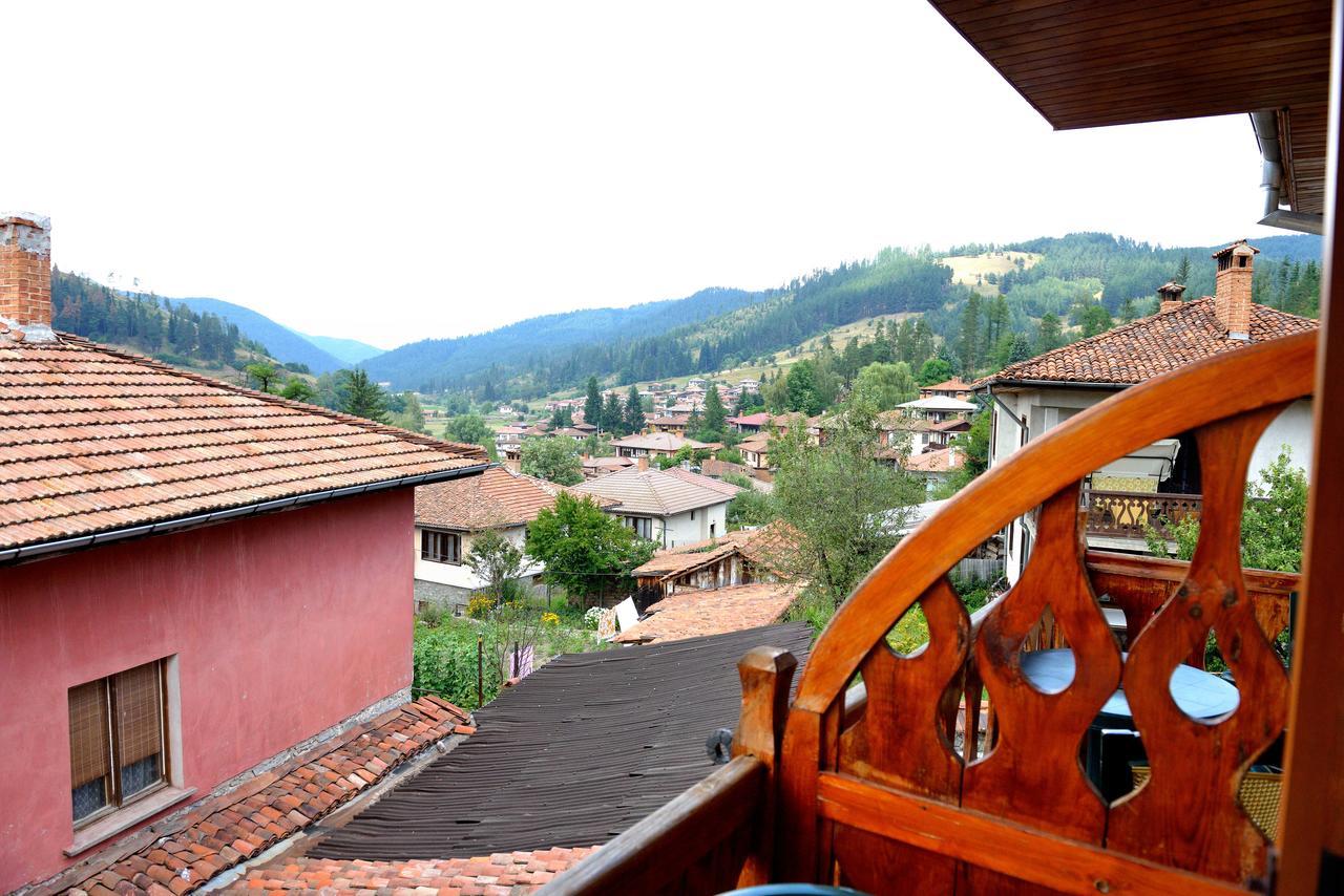 Guest House Mavrudieva Koprivshtitsa Bagian luar foto